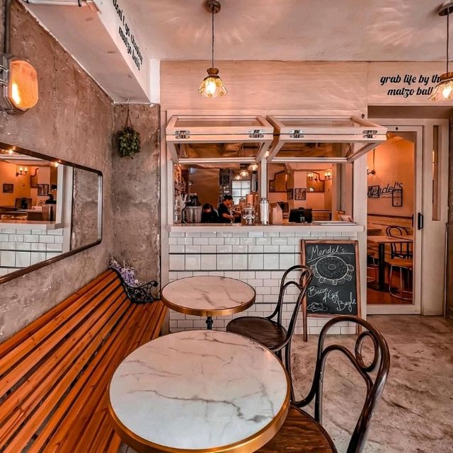 Mendels Delicatessen Cafe