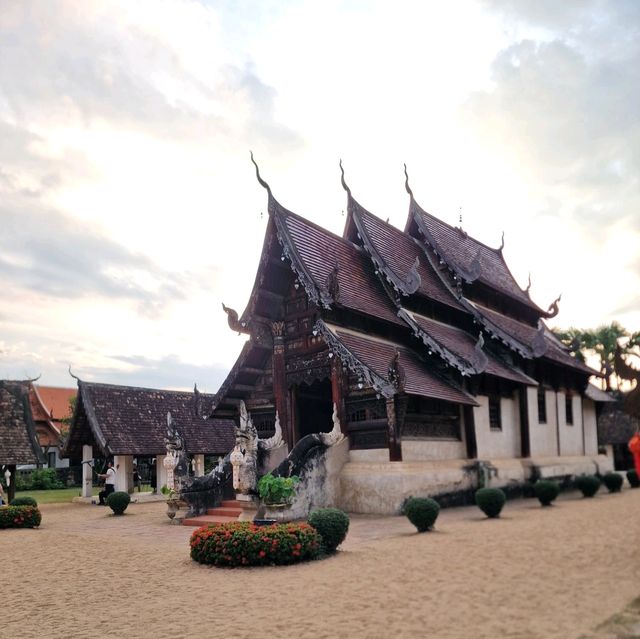 Wat Intharawat (Wat Ton Kwen)