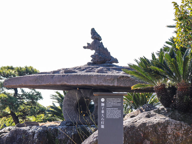 【鹿児島県】 雄大な桜島を一望できる借景庭園『仙巌園』