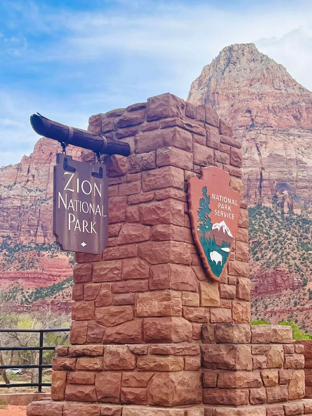 A Journey Through Stone and Sky – My Outdoor Adventure in Zion National Park 