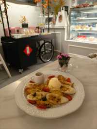 A Cozy Solo Travel Café Experience
