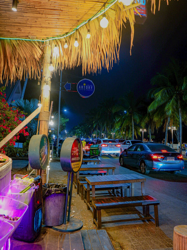 ร้านหมูปลาร้าคลับ ริมหาดวอนนภา 🌊🌴✨