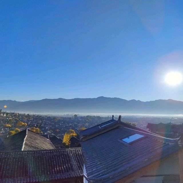 Lijiang Winter Wonderland: Snow-Capped Peaks, Ancient Streets, and Modern Comforts