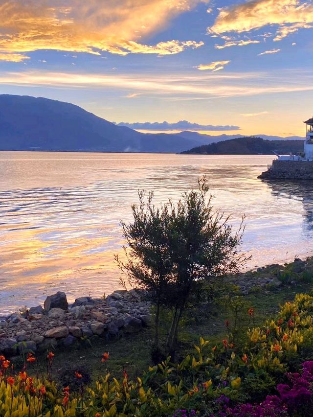 Shuanglang: The Perfect Lakeside Getaway