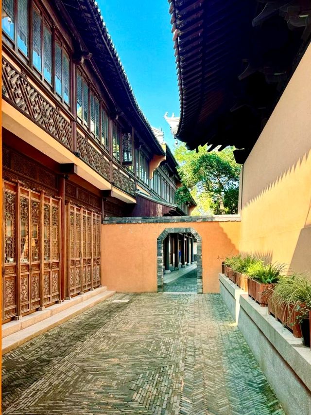 Lianchi Zen Temple: A Tribute to Chen Fei