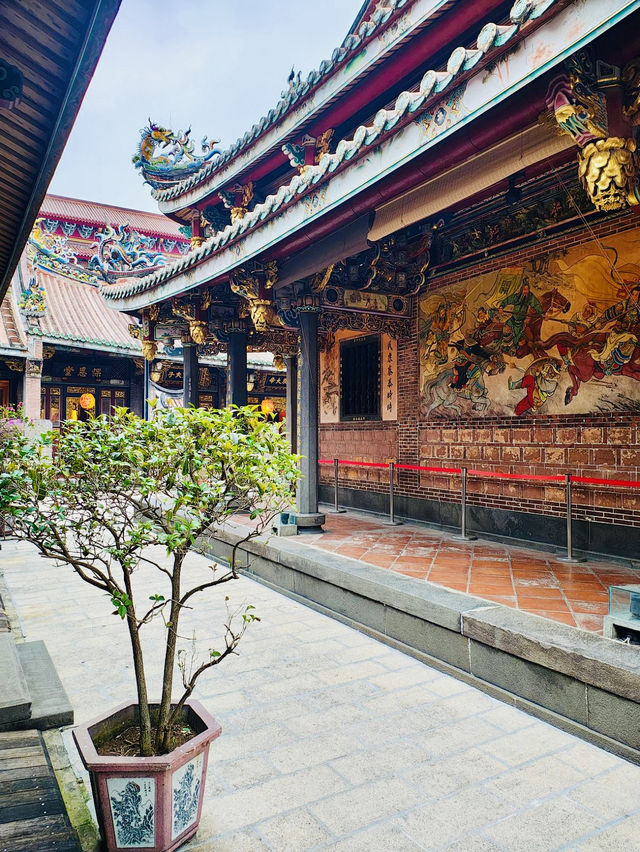 Bao An Temple: A Serene Oasis in Dalongdong