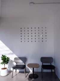 ASCII Coffee : คาเฟ่มินิมอลสีขาวดำ จันทบุรี