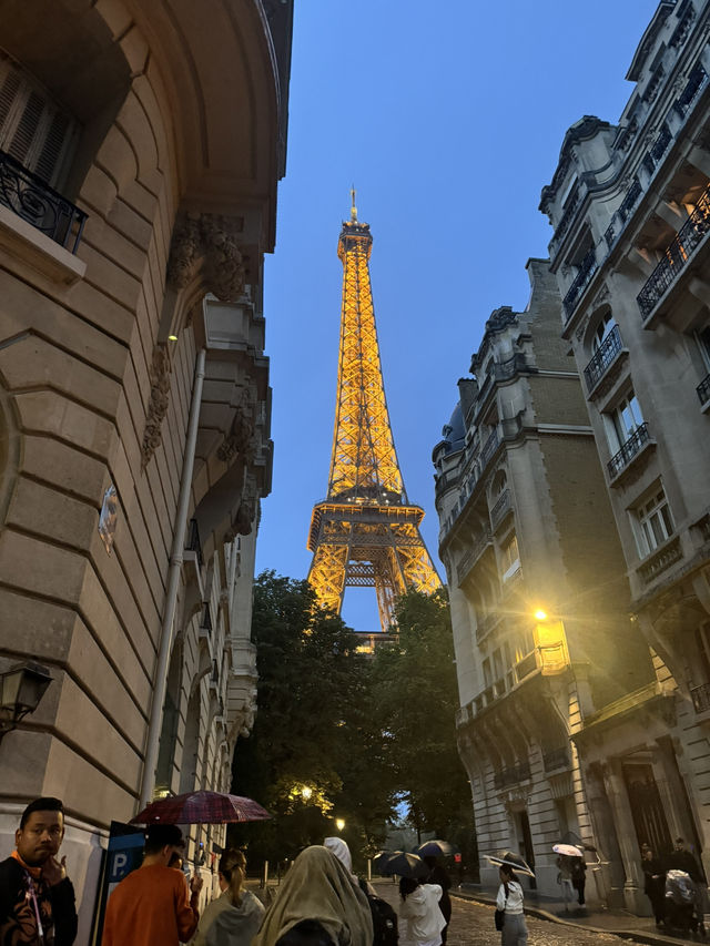 Eiffel Tower: The Icon of Paris 🇫🇷