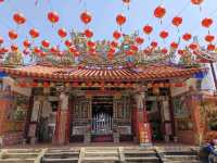 走進連興宮，感受媽祖文化的歷史底蘊。