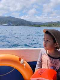 Discover a white sand beach at the heart of sea, appears only during low tide.