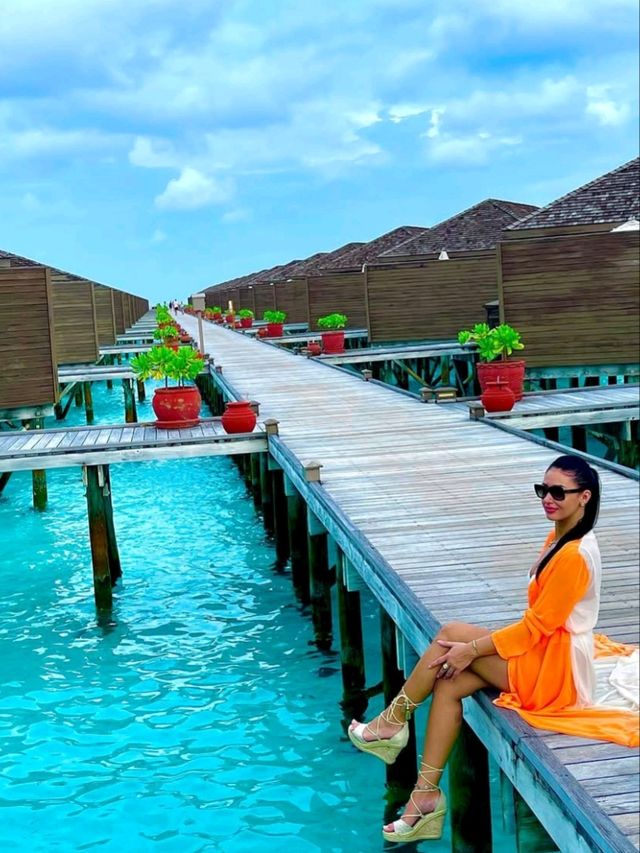 🌅 Chasing Sunsets in the Maldives: A Magical Experience! 🏝️✨