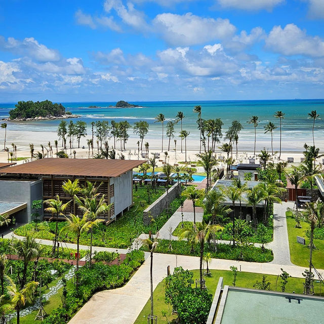 Hotel Indigo Bintan Lagoi Beach: A Vibrant Island Retreat