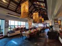 ทานอาหารท่ามกลาง วิวทุ่งนาเทือกเขาเรียงรายทอดยาว