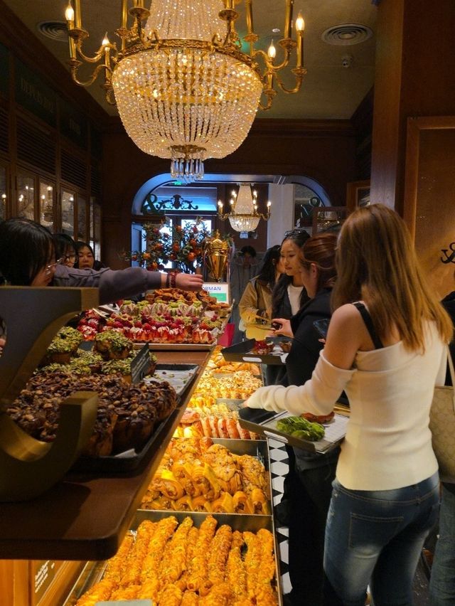 ร้านเบเกอรี่ร้านดังที่ไปจีนต้งไปลอง
