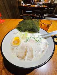 花蓮〔麵屋心〕拉麵，一碗濃郁湯頭的深夜慰藉。
