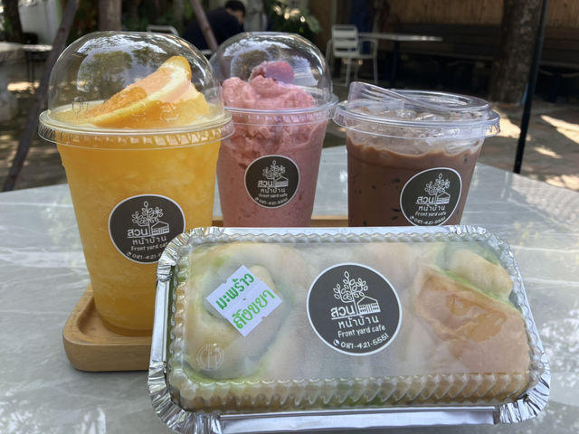 สวนหน้าบ้าน คาเฟ่ขนมปังโฮมเมท  ชลบุรี