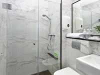 “Hotel Boss – Affordable Comfort at the Heart of the City”