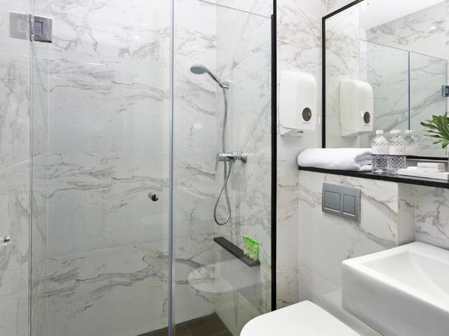 “Hotel Boss – Affordable Comfort at the Heart of the City”