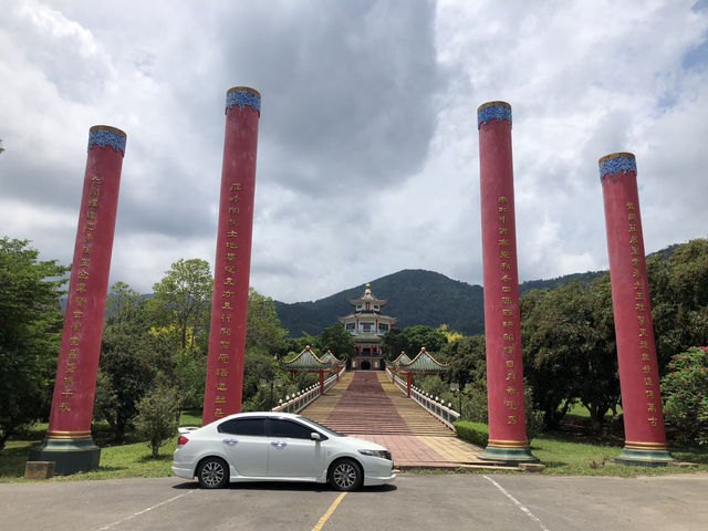 赤色❤️が映える中華系のお寺🛕