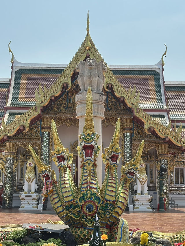 วัดคู่บ้านคู่เมืองสกลนคร