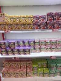 MIXUEファン必見♡オリジナルグッズや紅茶が一度に手に入る店舗！