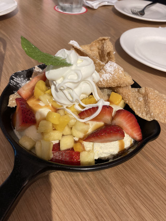 熟悉的品牌新開的分店，來吃個氣氛