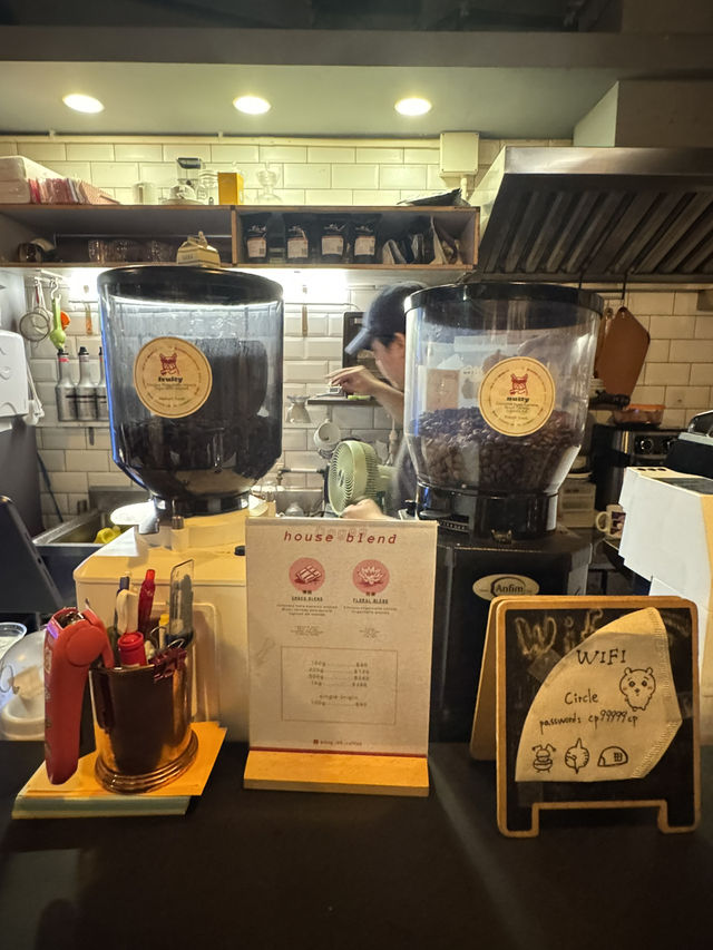 【香港】 夜啡文化嘅尖端！開到凌晨4點的深水埗夜啡店！