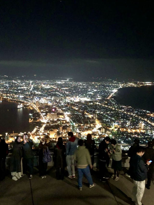 A Laid-Back Day in Hakodate – Bayside Strolls & Starry Views