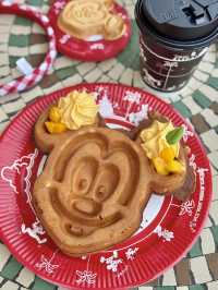 【東京ディズニーランド】ワッフルが自慢のアメリカンカフェ