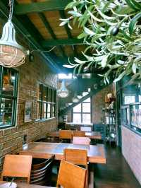 OCCUR Cafe, Trang