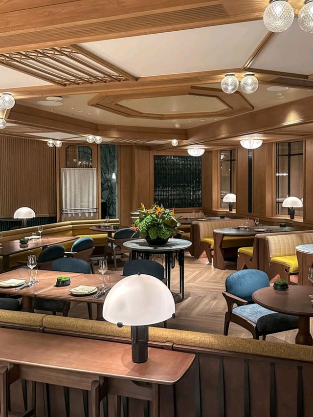 🛎️ The Rebirth of Royal Luxury: Dusit Thani Bangkok is Back! 🌟🇹🇭
