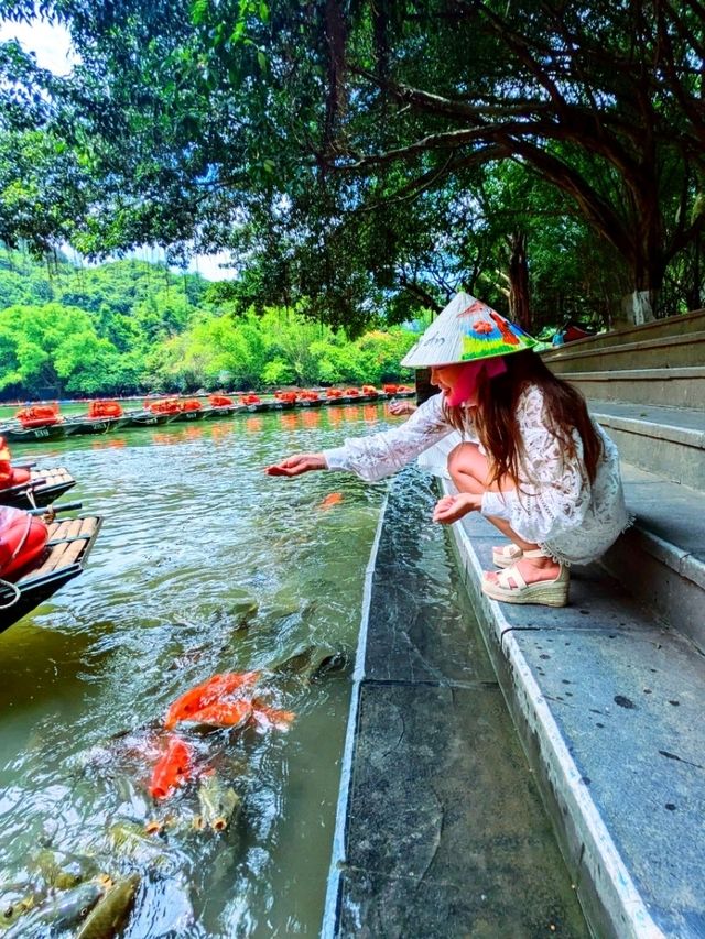 Temples and Caves, The better version of Halong Bay