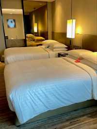 👑 A Royal Stay in the Heart of Bangkok! 🌴🌆✨
