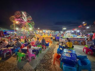 Stay Overnight in Vientiane and Visit the Night Market