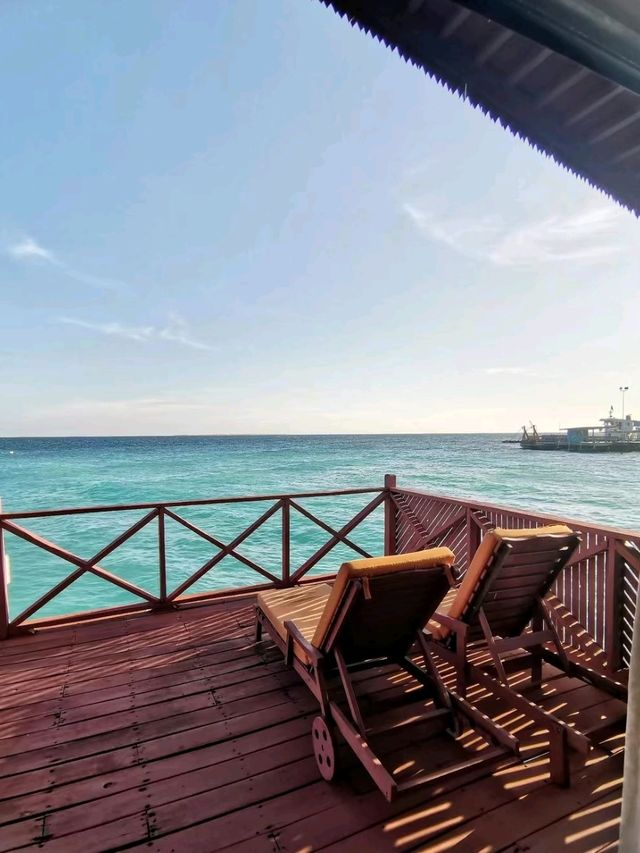 Barefoot Bliss on Pom Pom Island