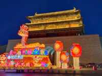 แสดงไฟแสงสีบนกำแพงเมืองโบราณต้าถง