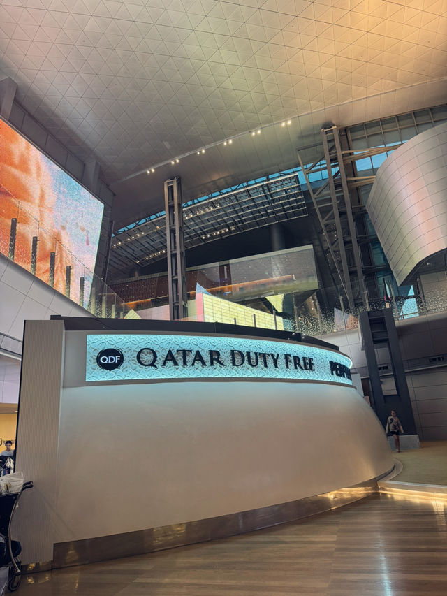 #1 Airport In THE WORLD🤩