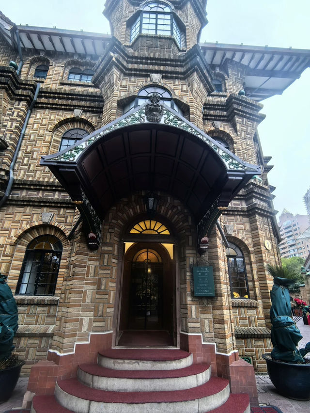 A Budget-Friendly Architectural Treat – Hengshan Moller Villa, Shanghai