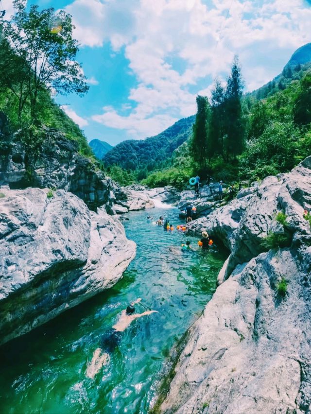 貴州水銀河峽谷漂流遊玩攻略，適合夏日遊玩