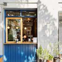 Stoop Cafe