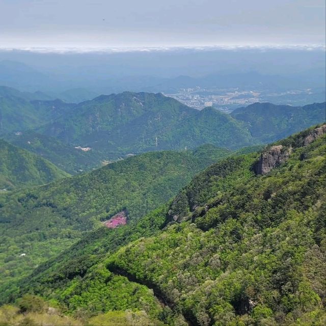 Chill Trails & Cloudy Views at Seodaesan Peak