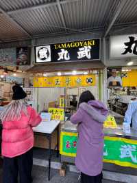 🍢 A Tasty Stroll Through Tsukiji Outer Market – Tamagoyaki, Ramen, Seafood & Soft Serve 🍦