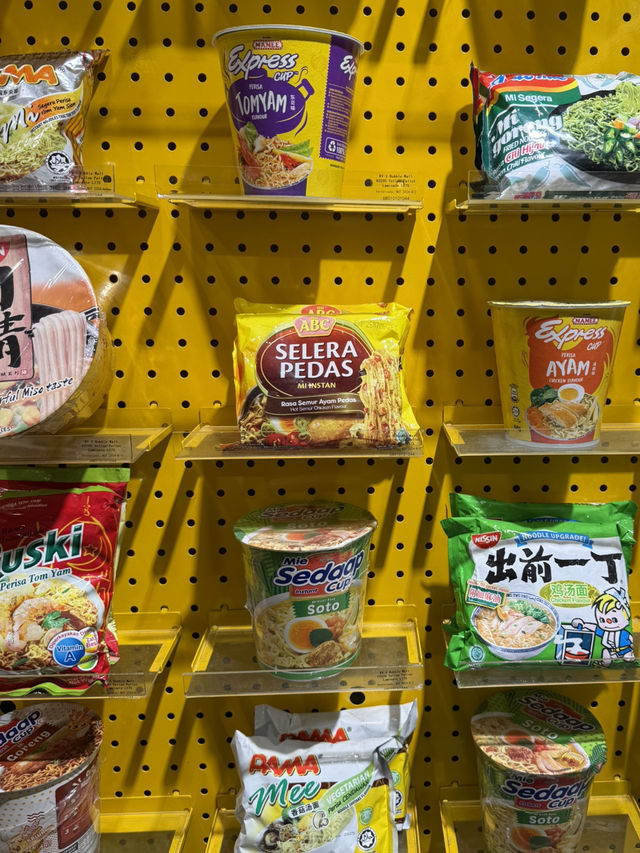 PSA to All Ramyeon & Maggi Fans: This KKV Outlet Is Your Dreamland 📢🍜💛