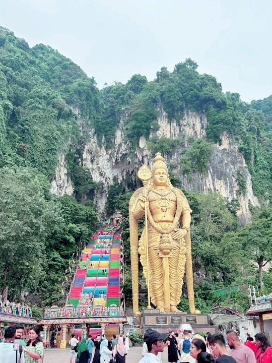 Stairway to Wonder: Discover the Magic of Batu Caves!