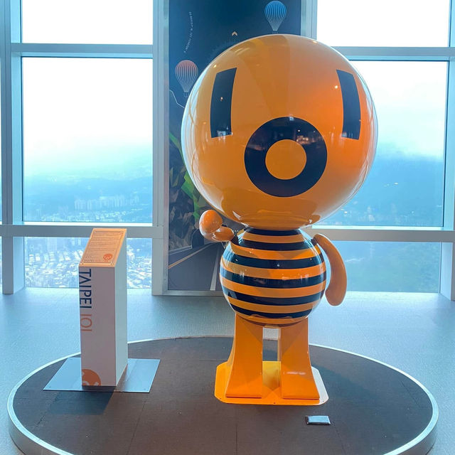 台北101觀景台 會有不定期展覽活動唷