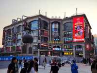 Guangzhou’s Twin Shopping Streets: Style Meets Tradition