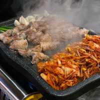 서울 여행 / 진짜 맛있는 구워주는 고깃집 맛집 통김치삼겹살