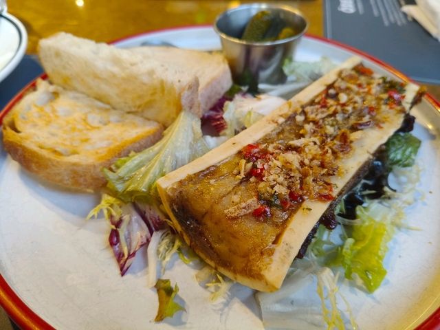 【荃灣美食】海之戀商場《ÔDELİCE》法式浪漫晚餐：龍蝦馬賽魚鍋 🦞 vs 澳洲和牛牛脊肉 🥩下班後，總想找個地方好好慰勞自己 ✨。晚餐我們來到荃灣海之戀商場，一間法國餐廳《ÔDELİCE》