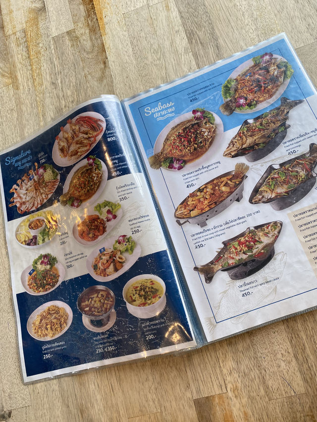 รีวิวร้านซีฟู้ดเจ๊เมี้ยน บางแสน – เด็ดสมคำร่ำลือ 🦀