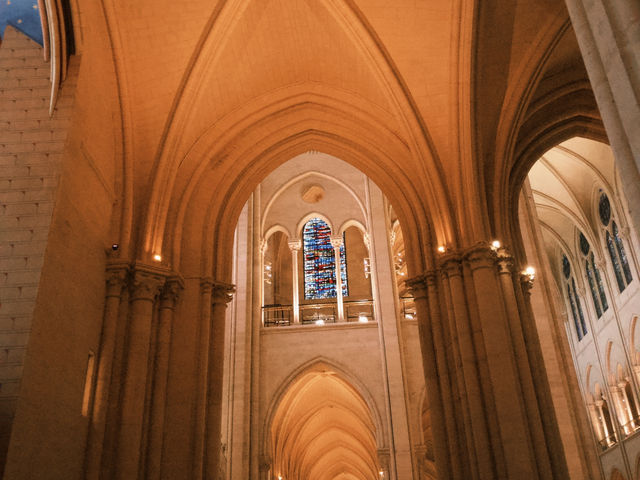 ⛪ 巴黎聖母院｜重啟後的第一眼，依然令人屏息
